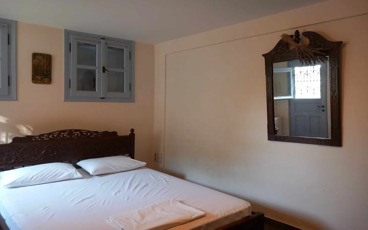 house 2-bedroom 3