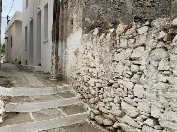 Δαμαριώνας Νάξου /ερειπωμένη πέτρινη κατοικία 83 m2 / 640592
