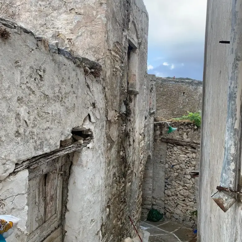 Δαμαριώνας Νάξου /ερειπωμένη πέτρινη κατοικία 83 m2 / 640592