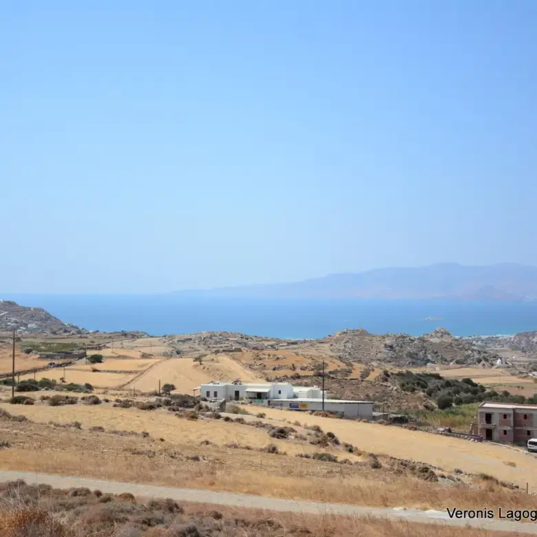 Βίβλος Νάξου / 2 όμορα γεωτεμάχια συνολικής έκτασης 15.475,21 m2 / 640595