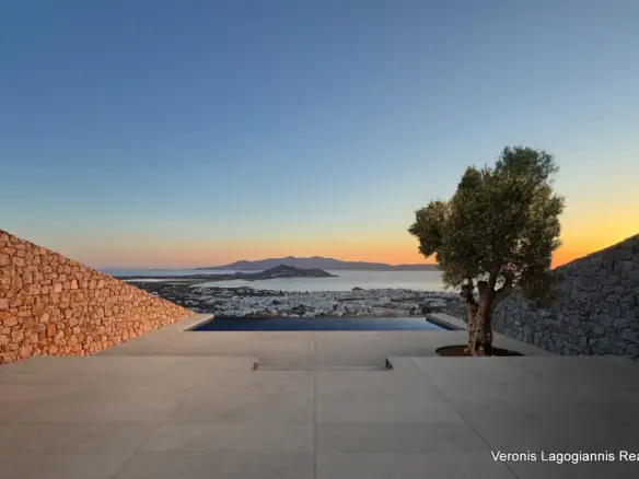 Chora Naxos Hills / three unfinished Cave houses of 160 m2 each / 640644