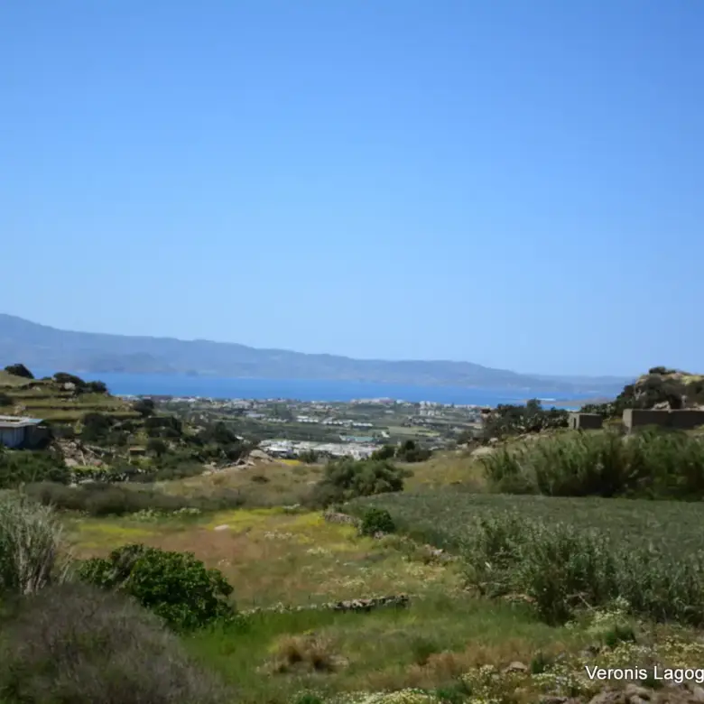 Βίβλος Νάξου / Τρεις Κατοικίες / 640673