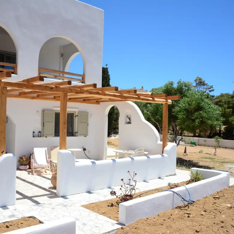 Glyfada Naxos / House of 217m2 / 640682
