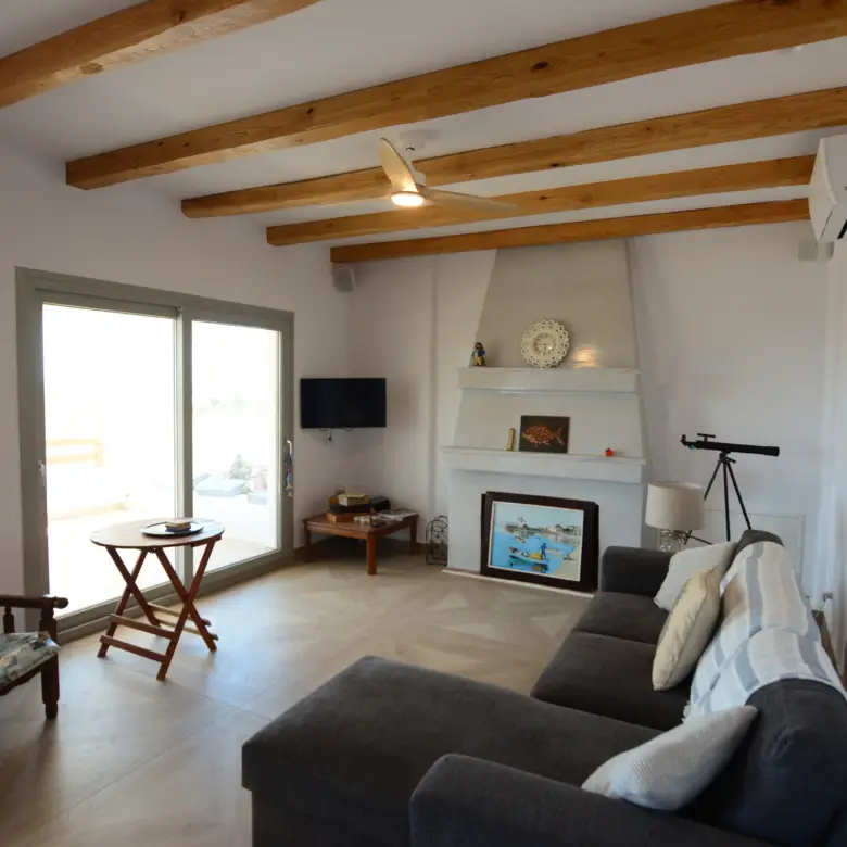 Glyfada Naxos / House of 217m2 / 640682