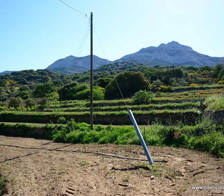 Moni Naxos – Plot 4.030m2 / 640686