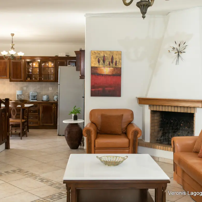 Chora Naxos / House of 195m2 / 640688