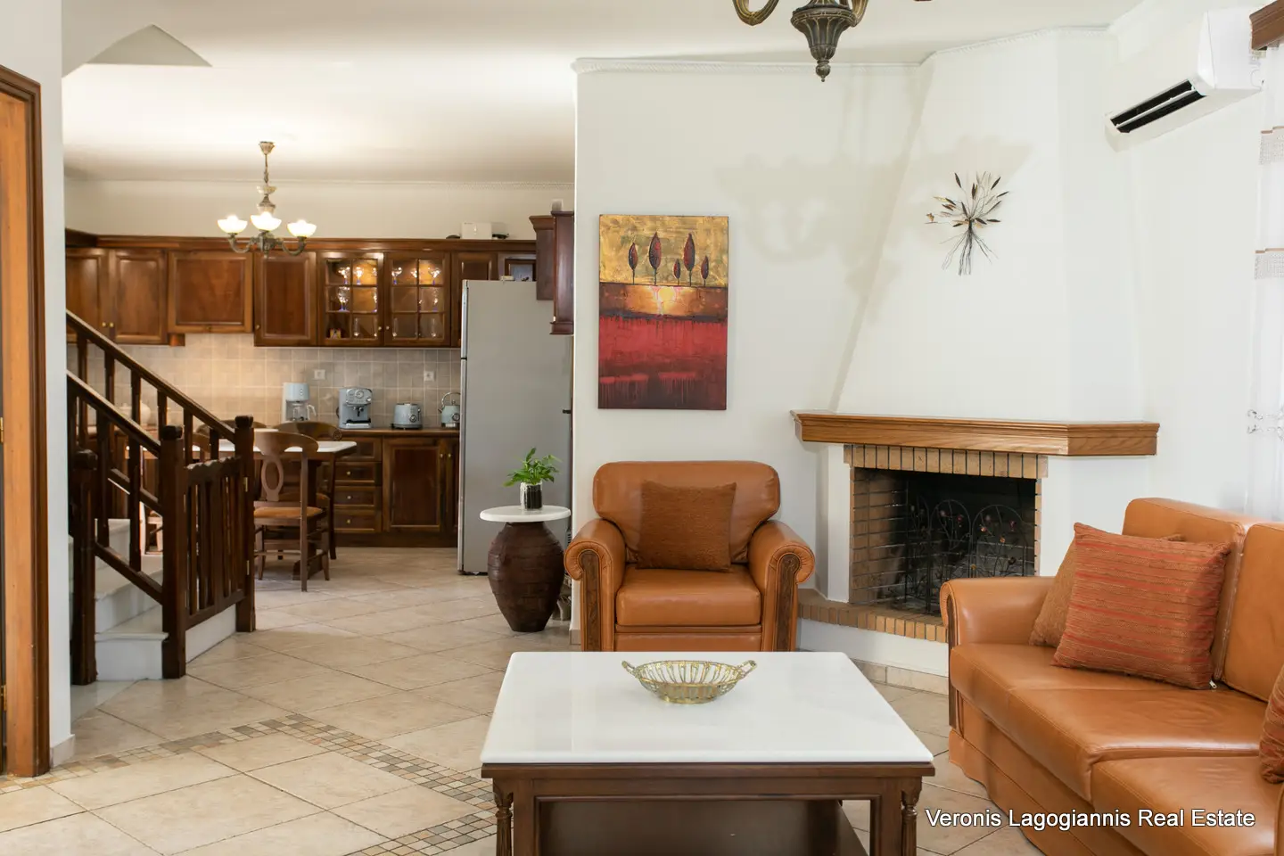 ABOVE – Vaporias-47 Chora Naxos / House of 195m2 / 640688