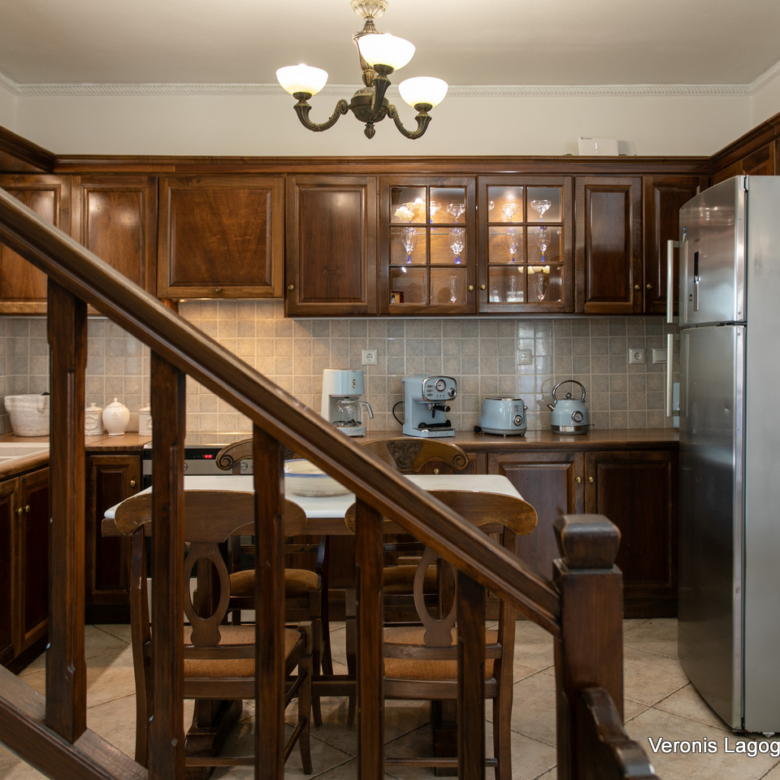 Chora Naxos / House of 195m2 / 640688