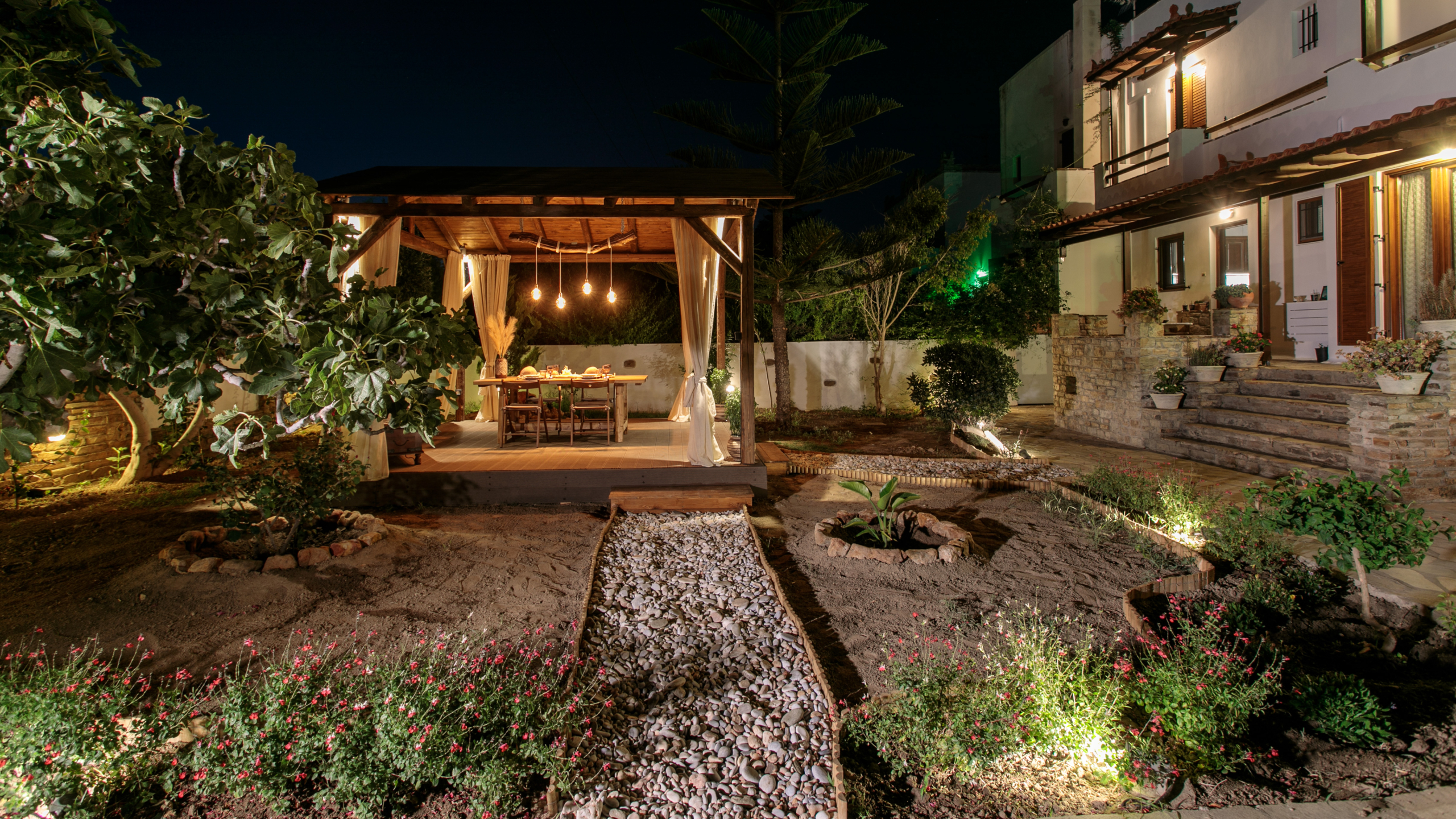ABOVE – Vaporias Outdoors-83 Chora Naxos / House of 195m2 / 640688