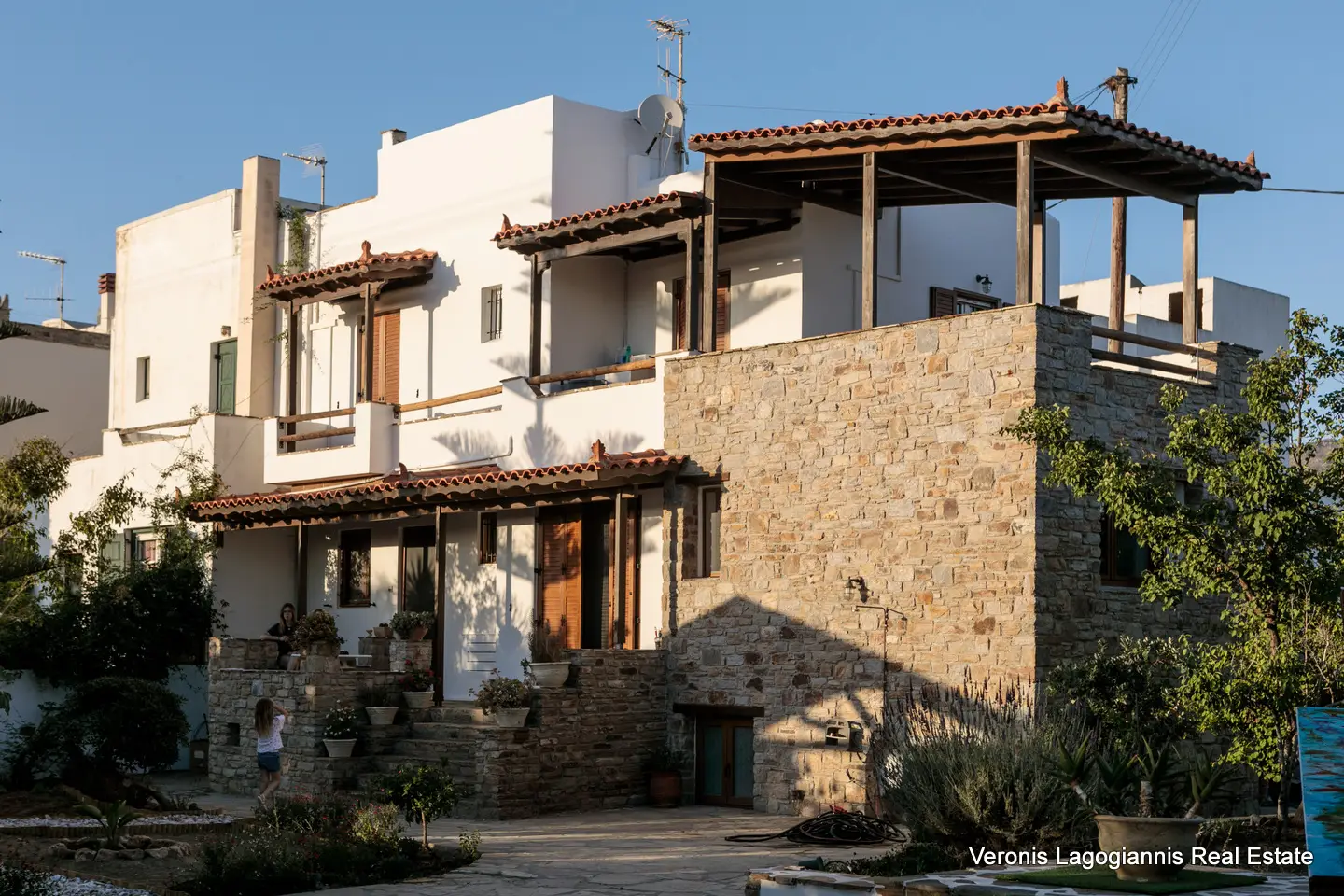 ABOVE – Vaporias Outdoors-9 Chora Naxos / House of 195m2 / 640688